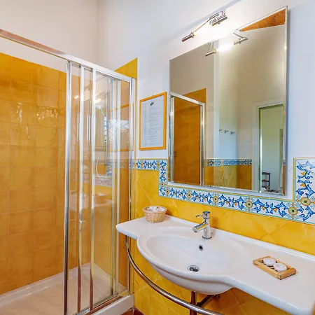 Wine Leda D'ittiri Farm stay Alghero